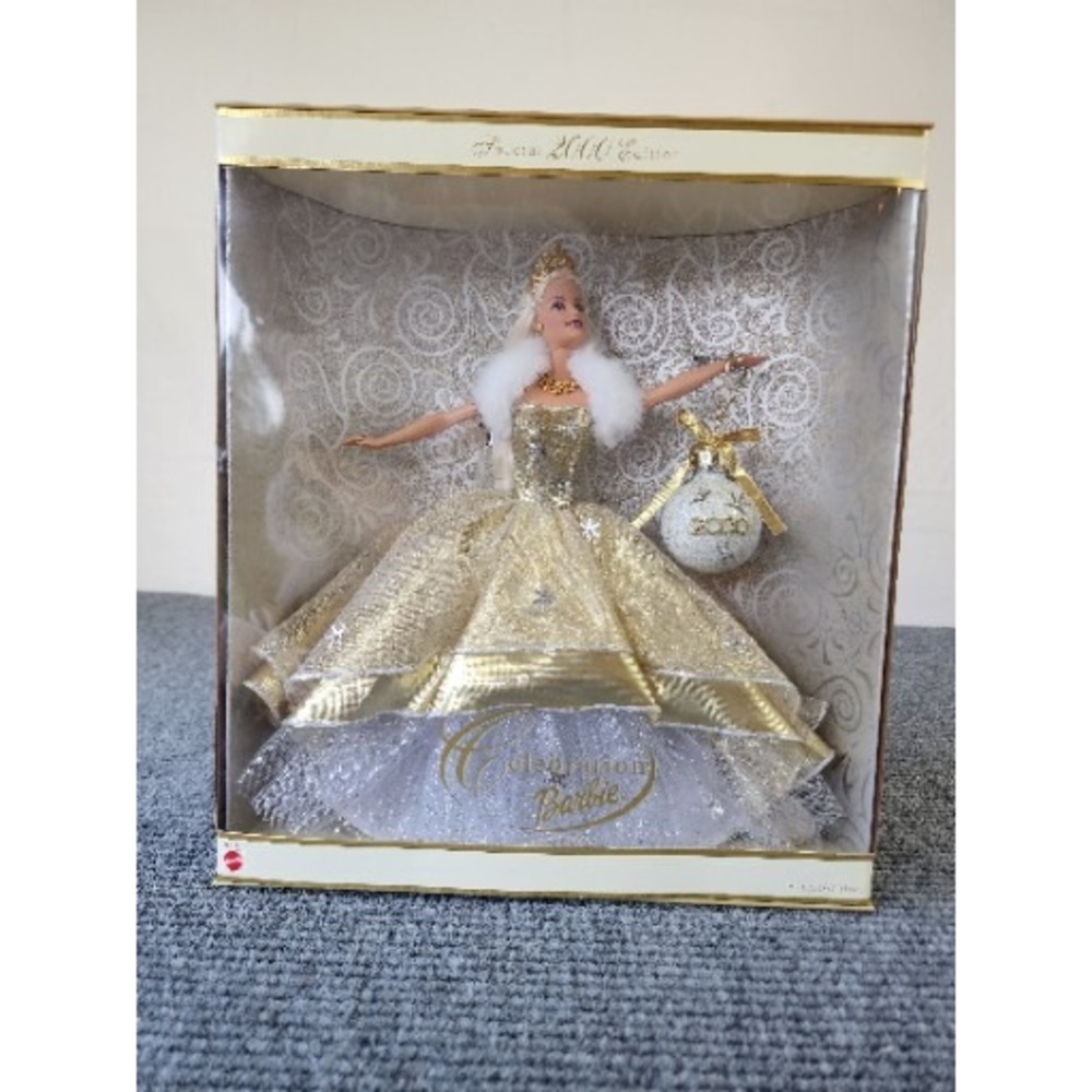 Special 2000 Edition - Celebration Barbie -‎ Gold Dress. 28269